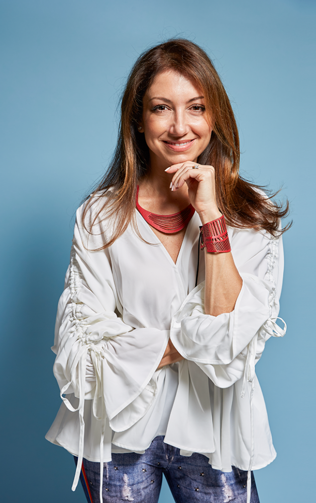 Vanessa Dembo accessorizes with a Latin vibe