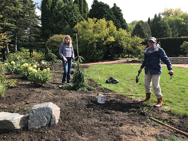 Edina Garden Council members Julie Swann and Betty Workinger