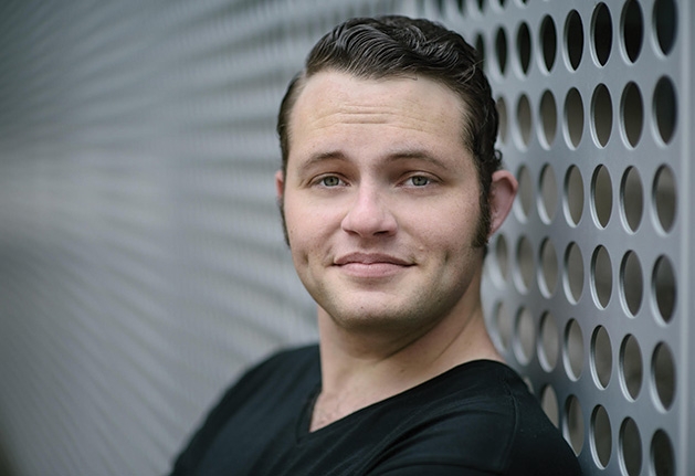 Edina High School alumnus Thomas Glass, who was a finalist for the Metropolitan Opera.