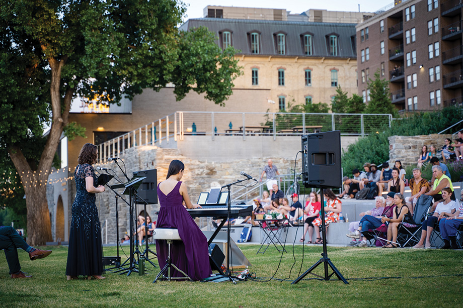 The Overdressed Duo performing.