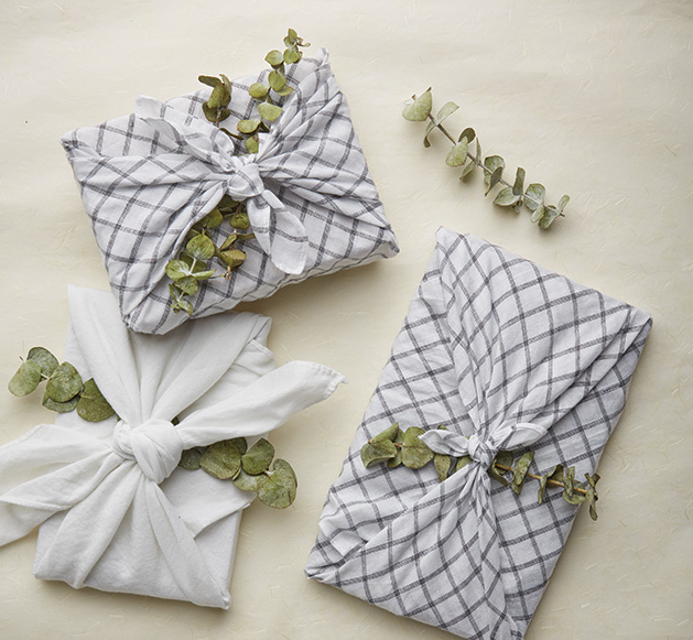 Gifts wrapped in The furoshiki method