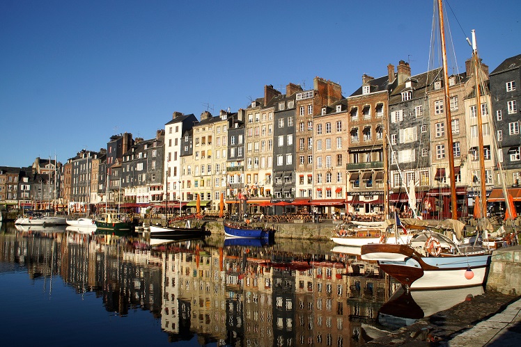 Early morning in the harbor in Honflleur, France